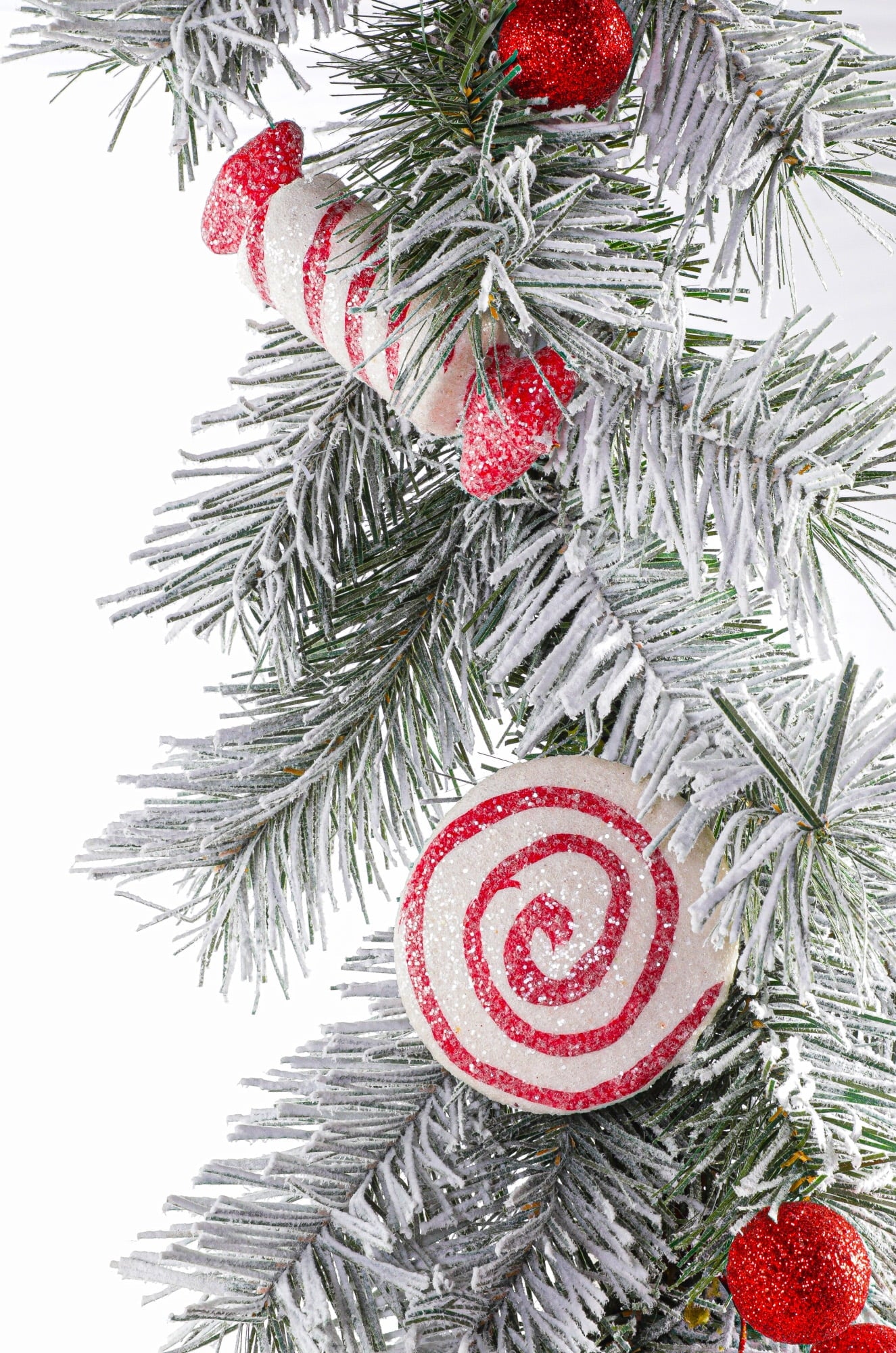 Alta Innova G48 MFGC8092X6X 6 ft. Garland with Berries, Ornaments & Candy