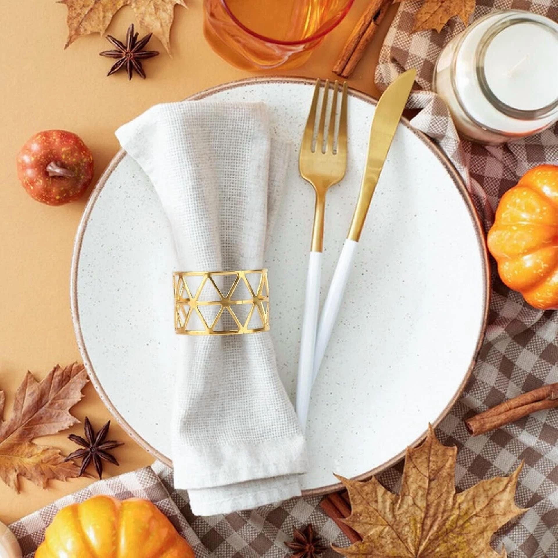 18 X Hollow Out Triangle Napkin Rings Table Decor Birthday Elegant Holiday Party