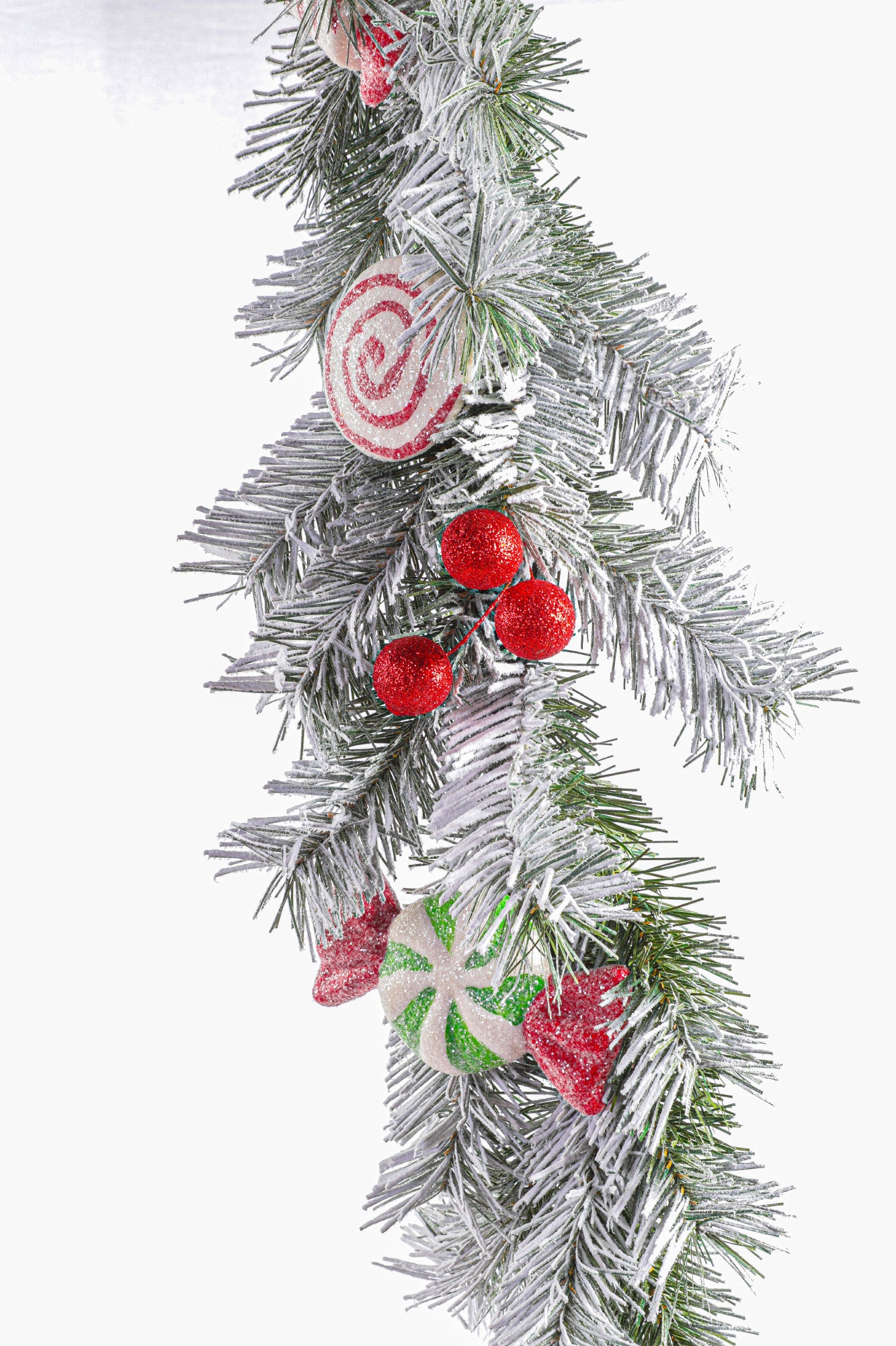 Alta Innova G48 MFGC8092X6X 6 ft. Garland with Berries, Ornaments & Candy