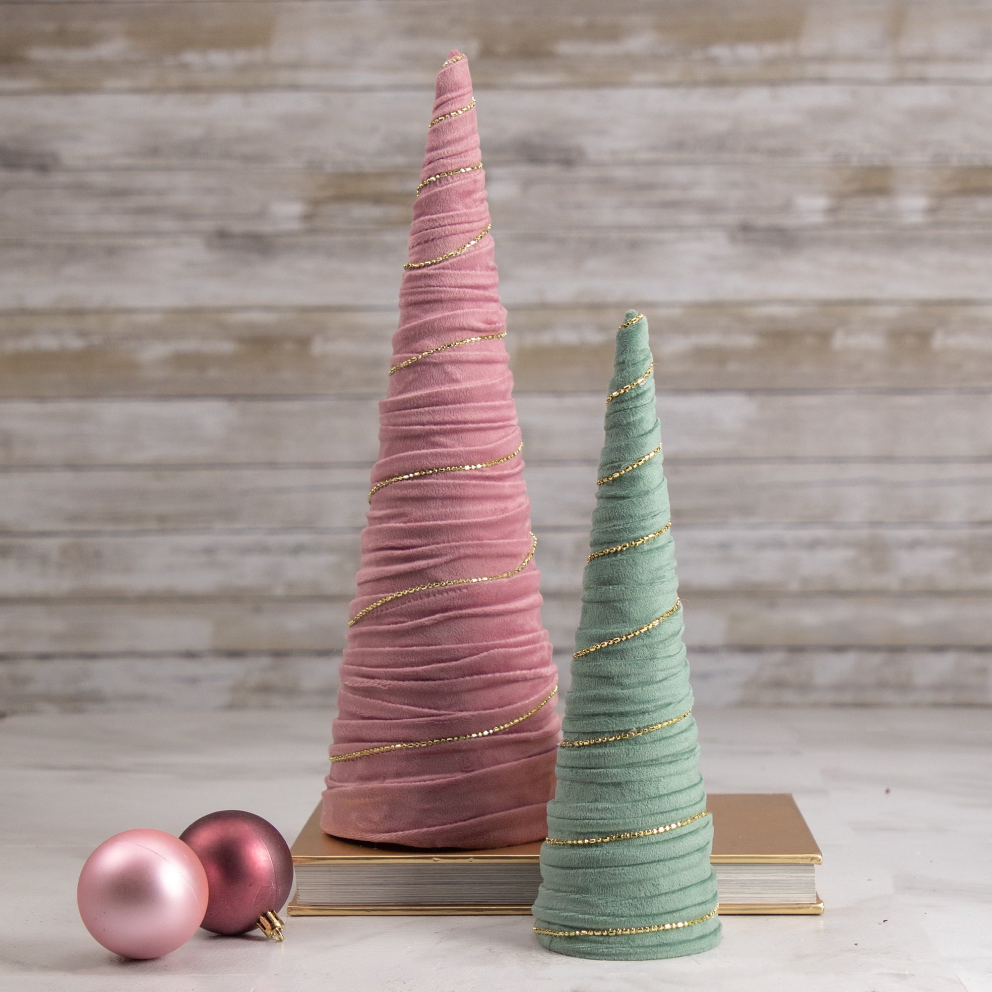 Northlight Twisted Cone Tree with Shiny Garland Christmas Decoration - 15.25" - Pink