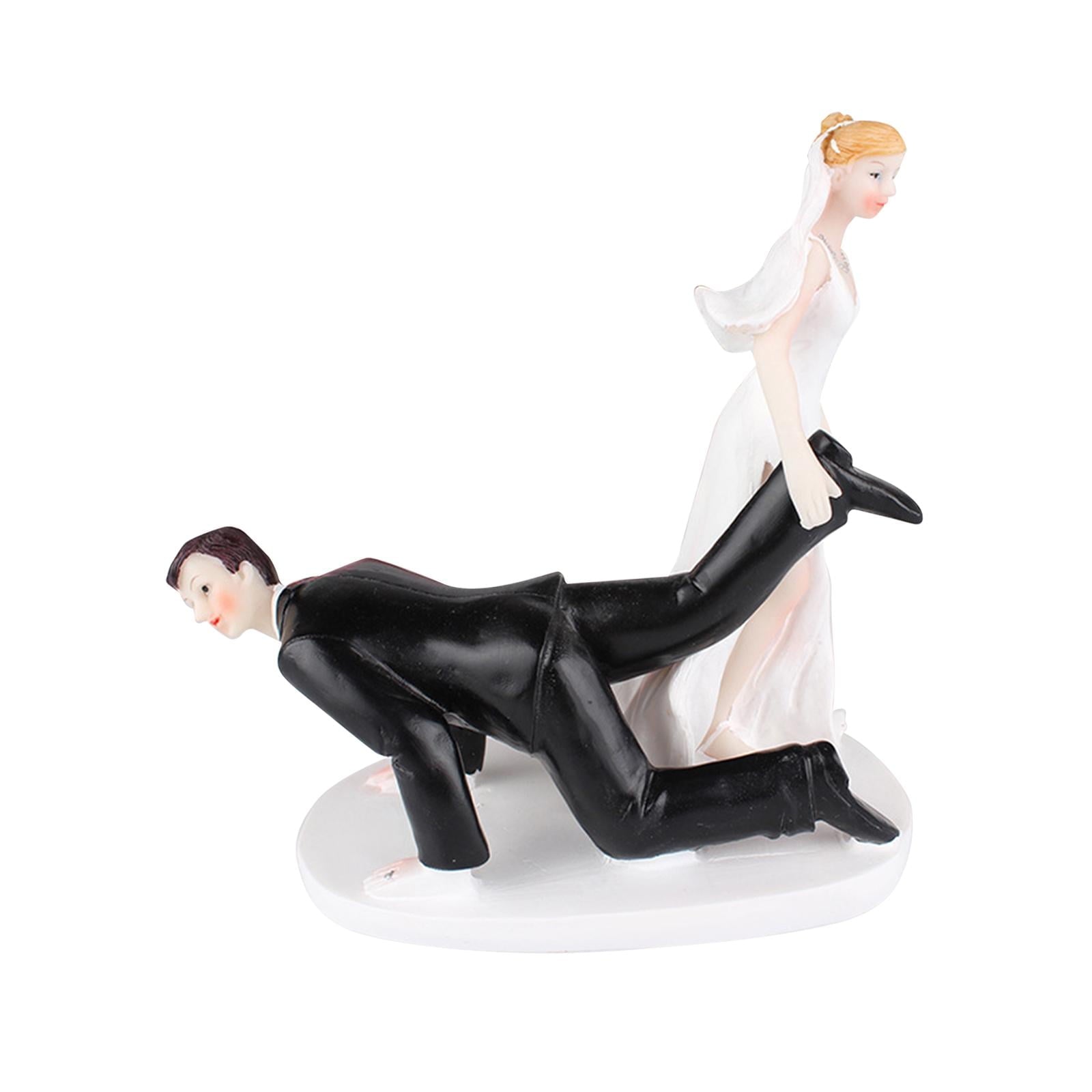Wedding Cake Topper Couple Statue Romantic Creative Resin Bride and Groom Wedding Couple Figurine for Table Centerpiece Decor
