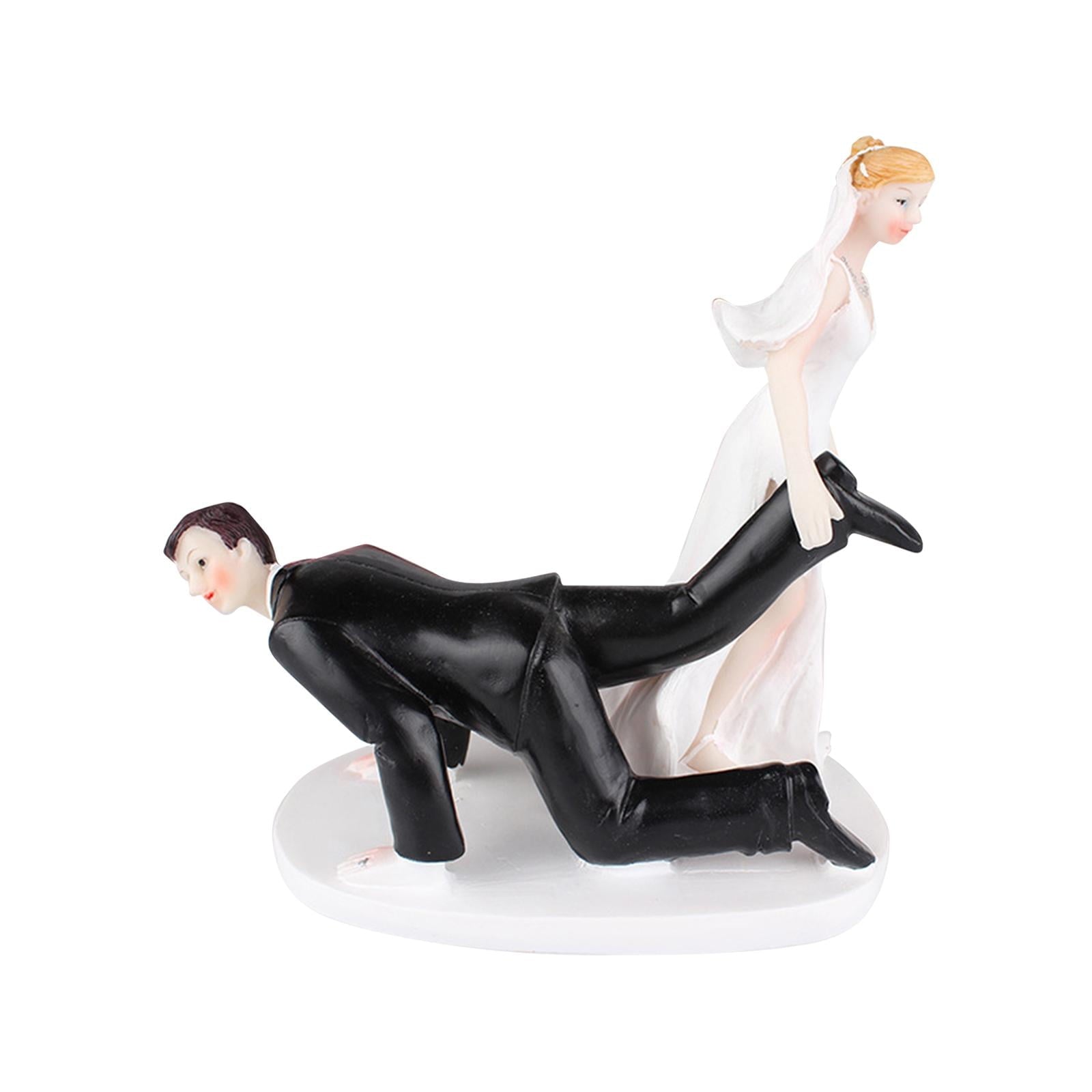 Wedding Cake Topper Couple Statue Romantic Creative Resin Bride and Groom Wedding Couple Figurine for Table Centerpiece Decor