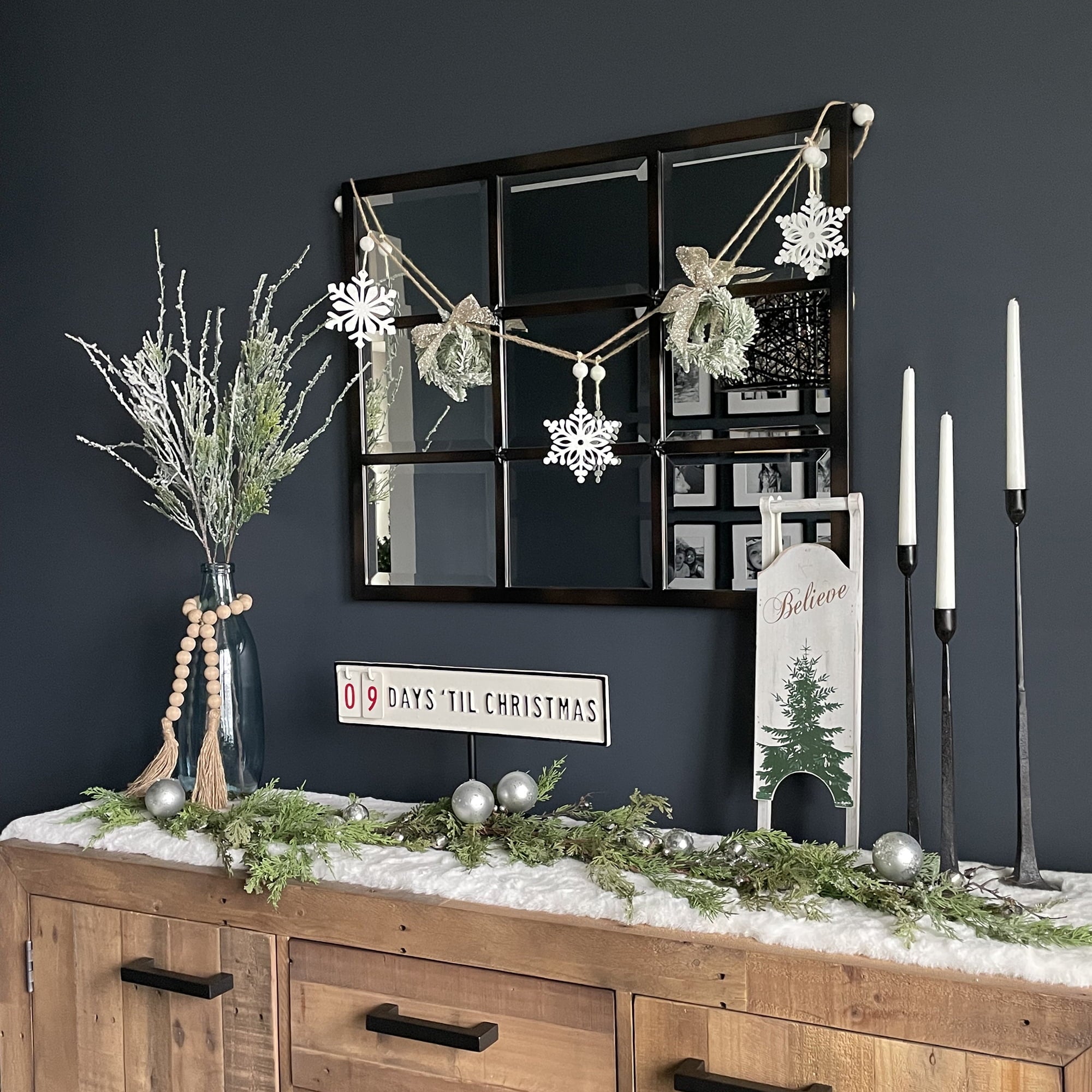 Northlight Snowflake and Frosted Mini Wreaths Christmas Garland with Wooden Beads - 4.75'