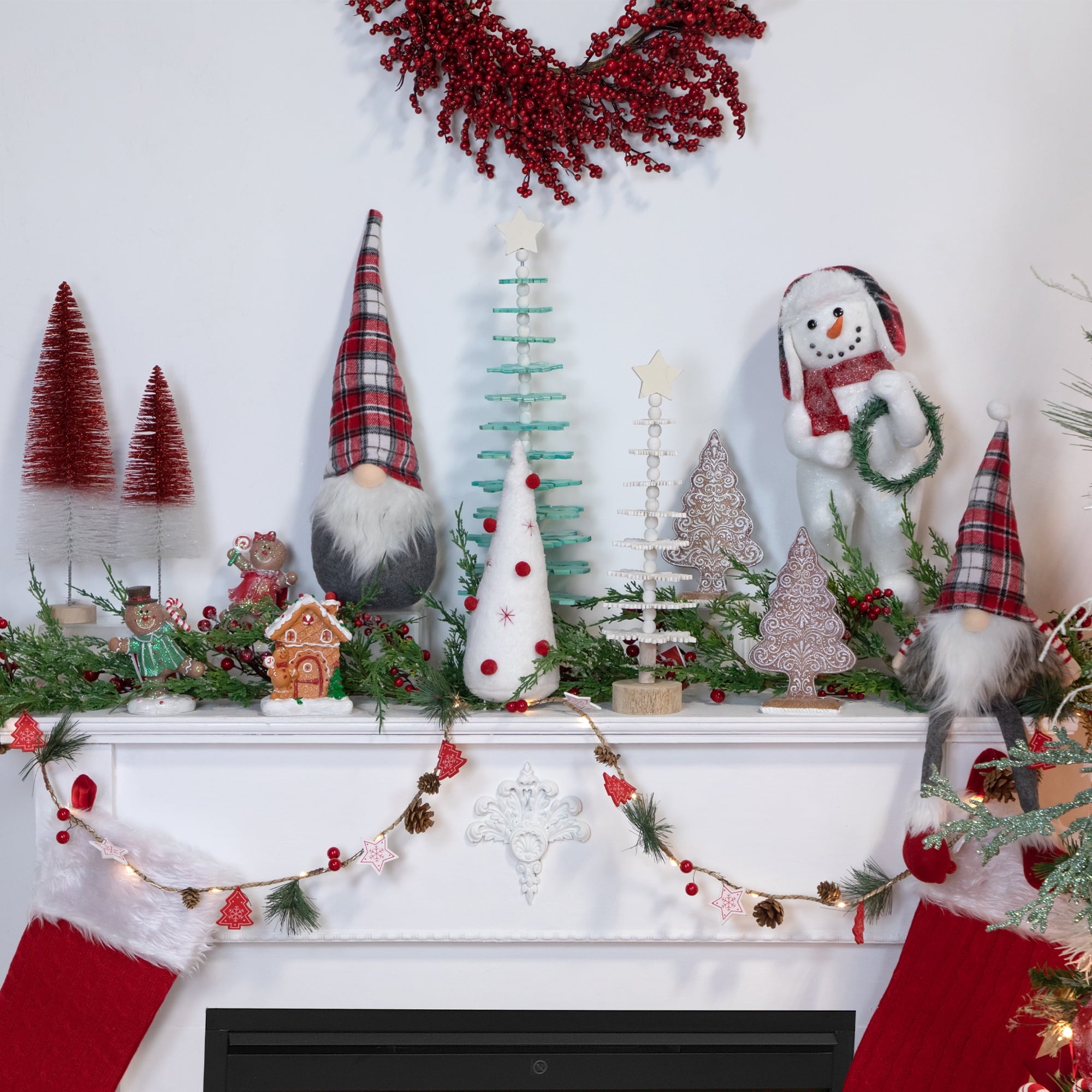 Northlight Green Berry Artificial Christmas Garland 60"