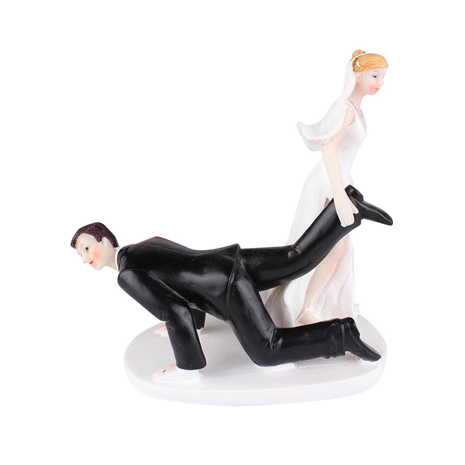 Wedding Cake Topper Couple Statue Romantic Creative Resin Bride and Groom Wedding Couple Figurine for Table Centerpiece Decor