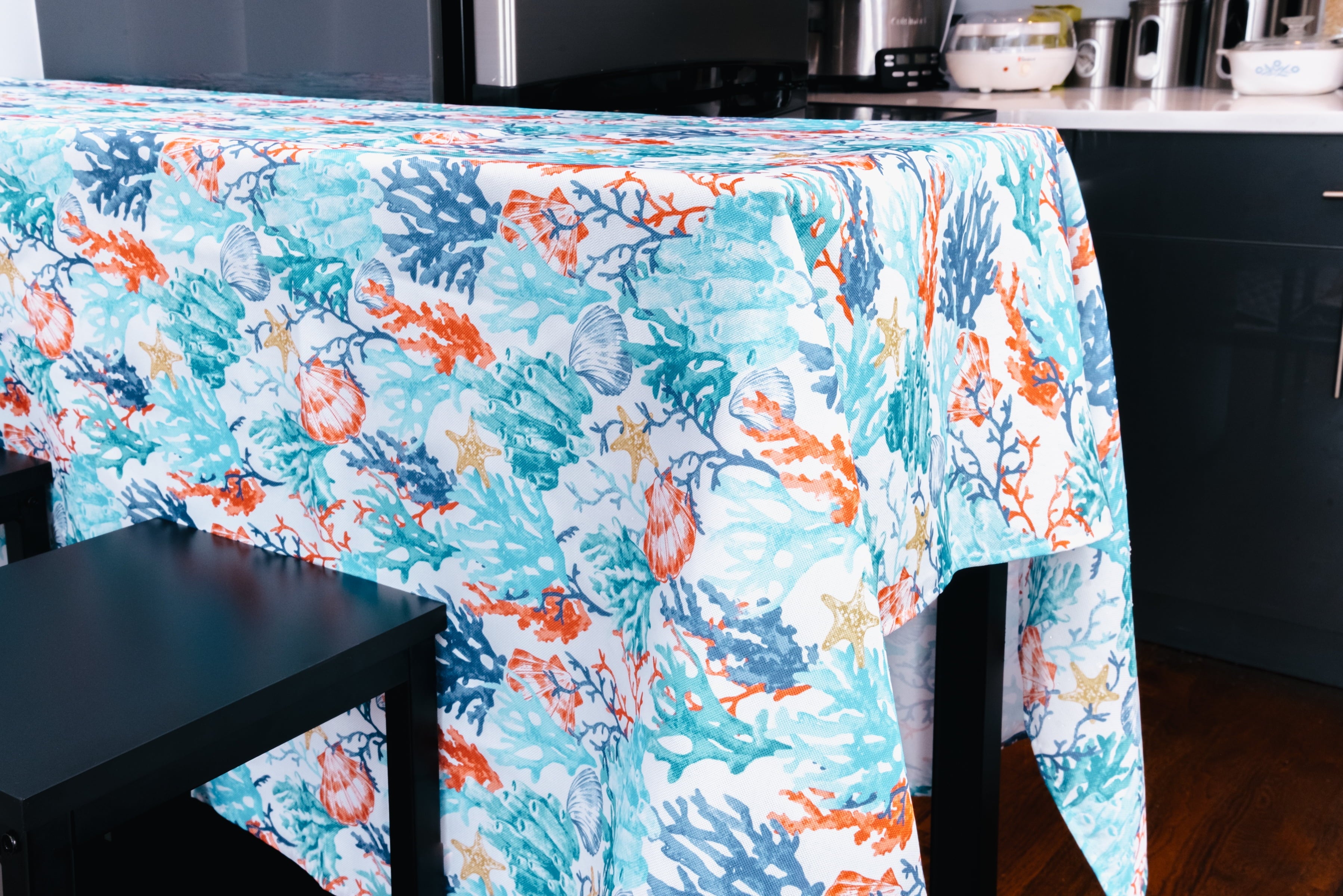 Coralee Ocean Coral Heavyweight Indoor Outdoor Stain/Liquid Resistant 100% Polyester Tablecloth 70" Round Umbrella