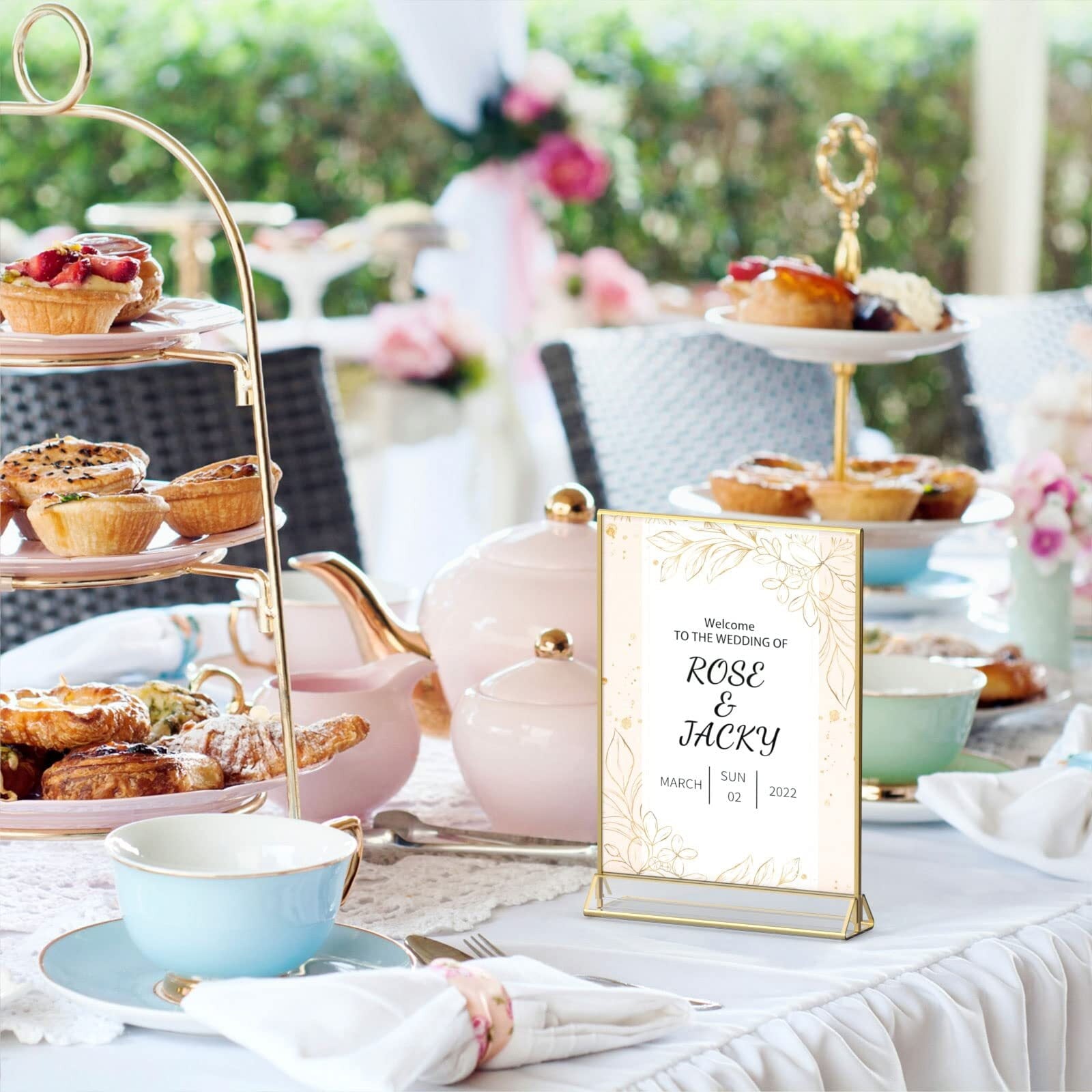 NIUBEE 6 x 4 Clear Acrylic Sign Holder,Gold Frame Double Sided Table Menu Holders Picture Frames, Photos Holder Stand for Wedding Table Number, Restaurant Sign Holder,6Pcs