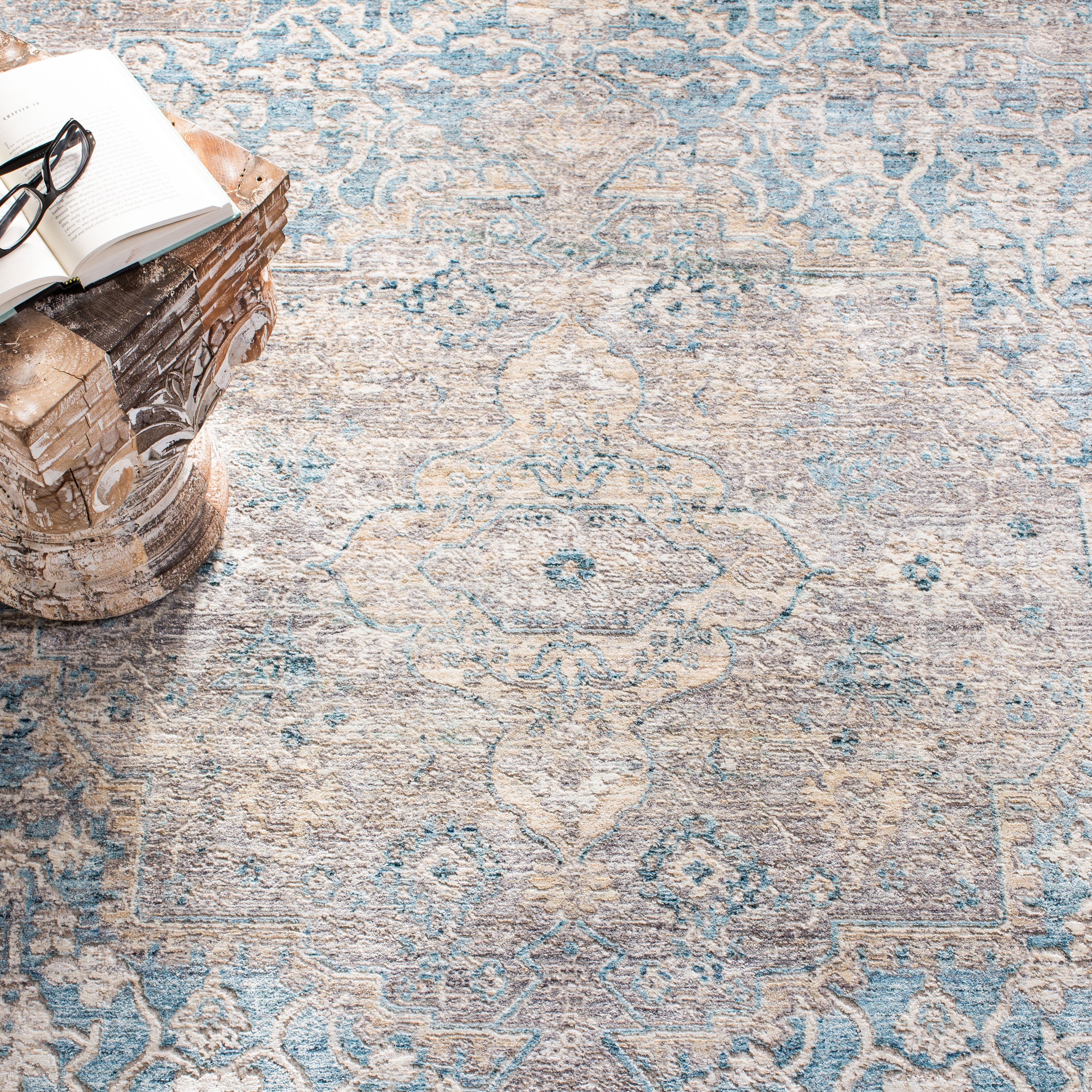 SAFAVIEH Dream Feride Floral Runner Rug, Blue/Grey, 2' x 8'