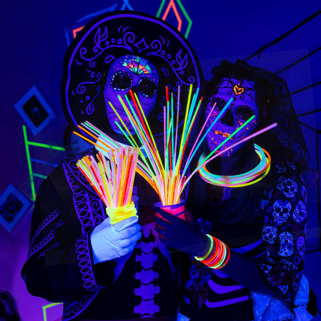 Joyfy 800 Pcs Glow Sticks Bulk 8" Bracelets Necklaces Glow in the Dark Glowsticks Super Bright Light Up Party Favors Neon Party Supplies for Halloween Christmas Easter