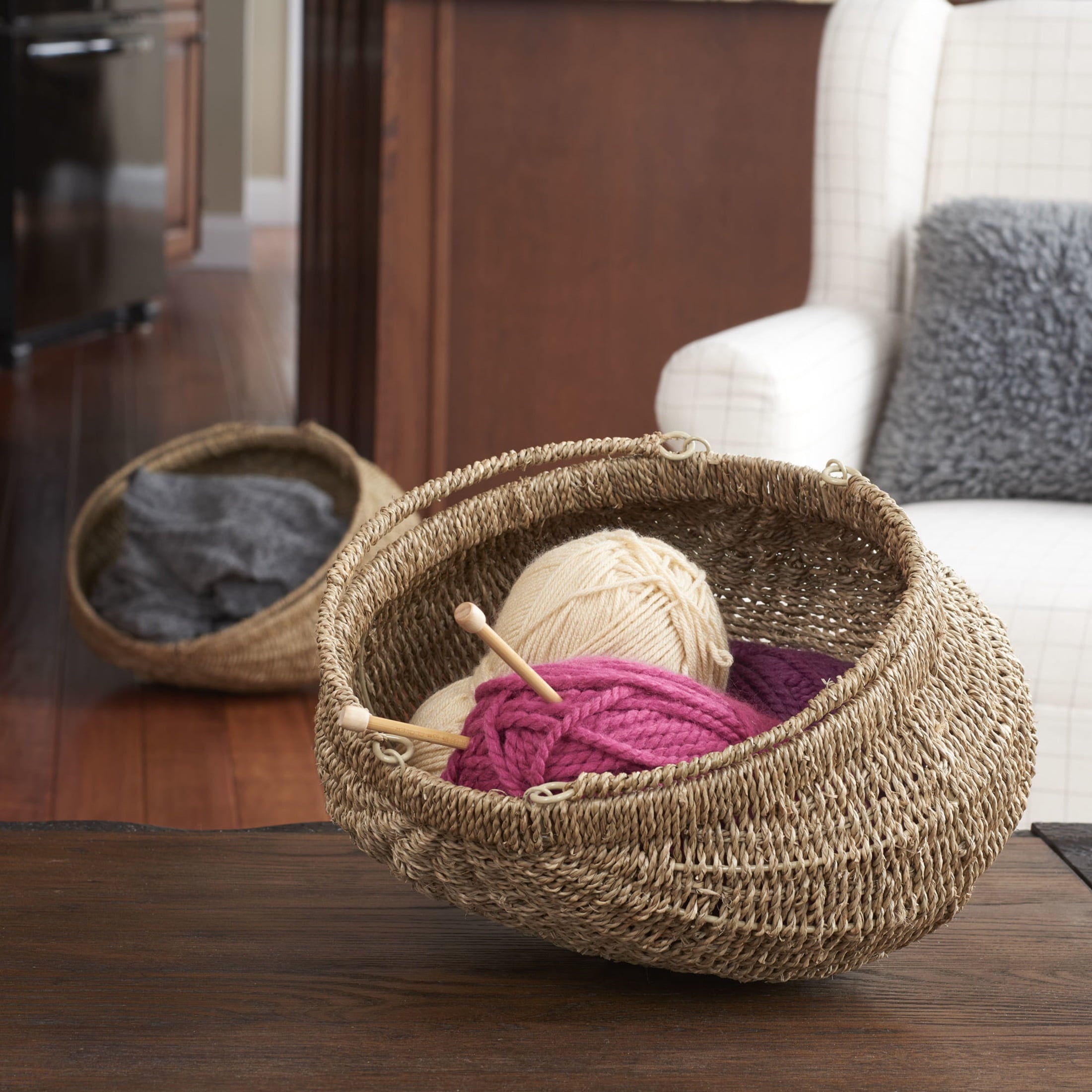 Household Essentials Seagrass Baskets, Set of 2 Decorative Baskets with Handles, Natural Seagrass with Wire Frame, Great for Decoration or Storage