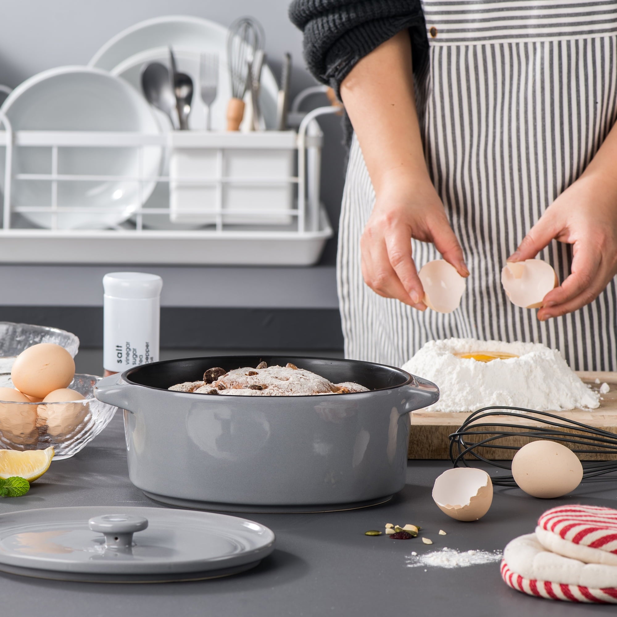 Vancasso Round Dutch Oven with Lid, 54 OZ Casserole Dish With Lid, Stoneware Nonstick Cookware for Baking, Roasting, Induction & Oven Safe