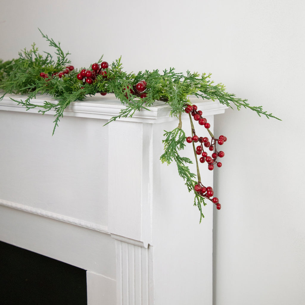 Northlight Green Berry Artificial Christmas Garland 60"