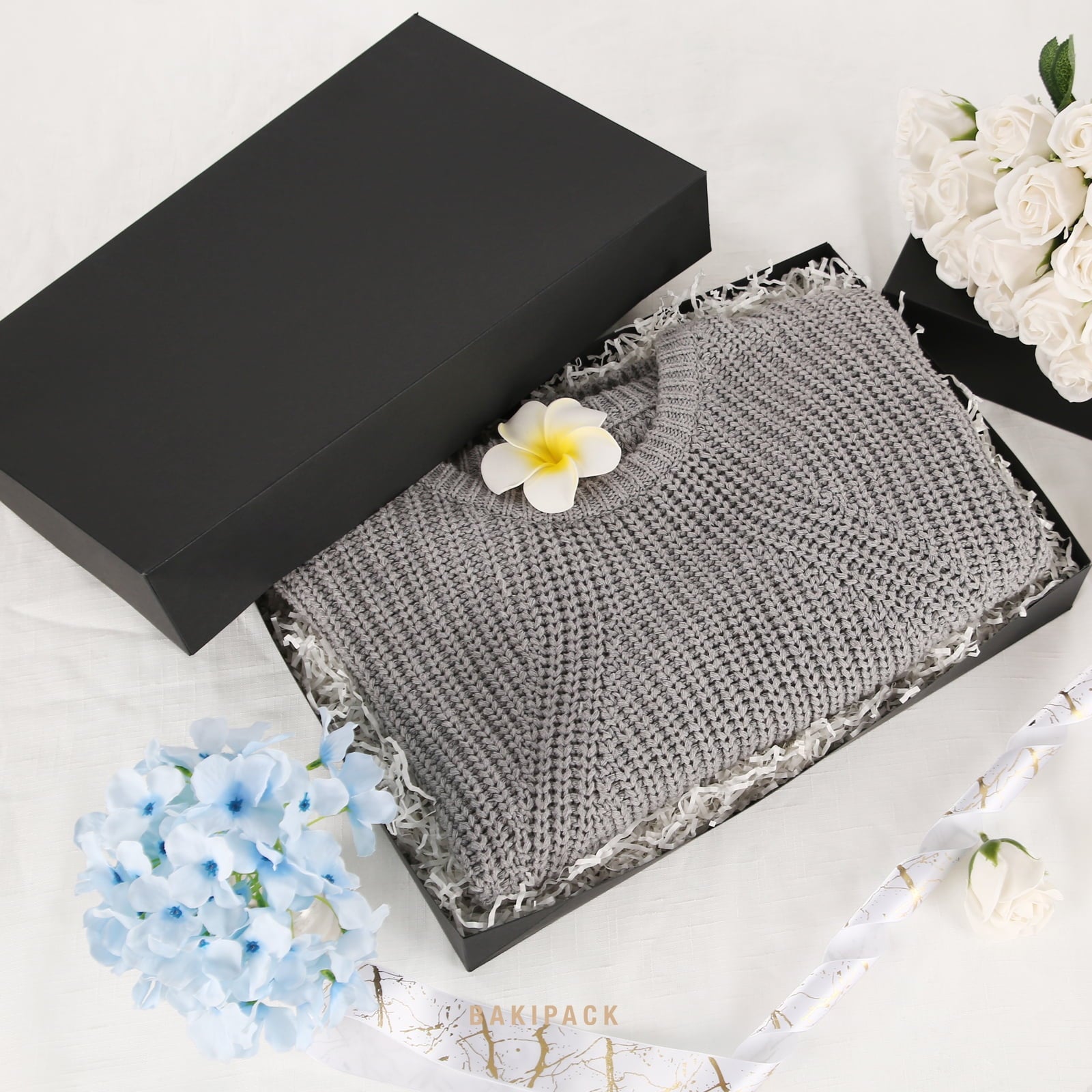 BAKIPACK 6 Extra Large Gift Boxes with Lids 17x11x2.5 inches Gift Wrap Boxes, Black Cloth Gift Boxes