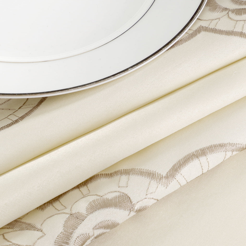 Unique Bargains Embroidered Round Tablecloth Light Beige Rose 48" Diameter
