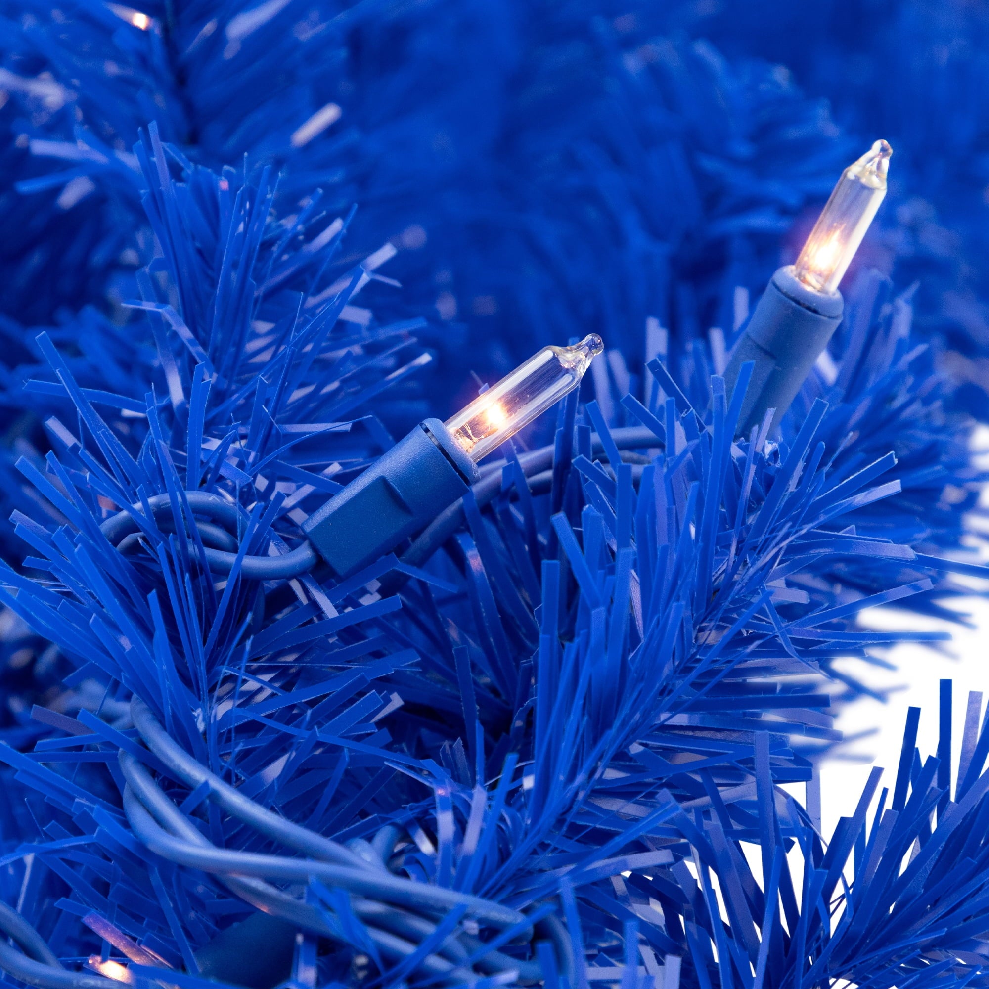 Northlight Pre-Lit Artificial Pine Christmas Garland - 9' - Royal Blue - Clear Lights