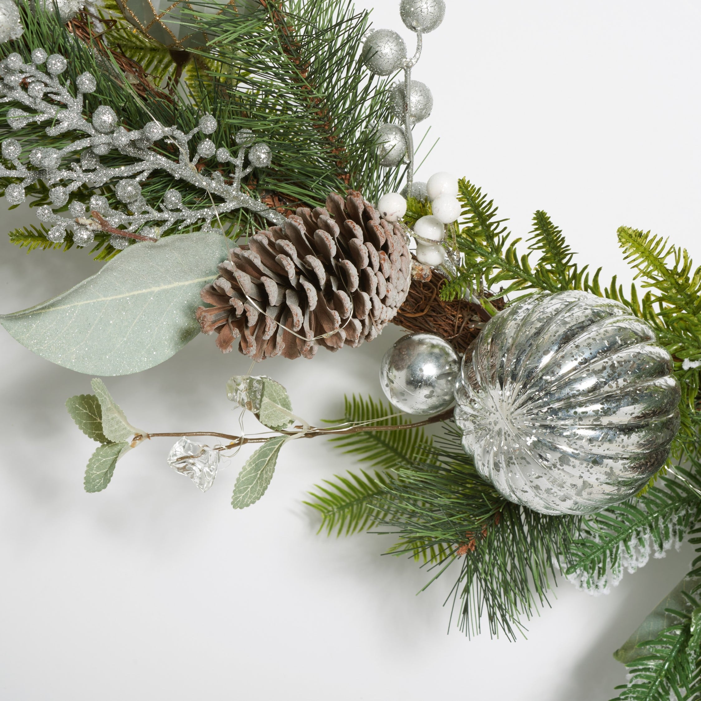 SAFAVIEH Faux 28 Inch Snowy Pine Led Garland W/ Ornaments, Silver/Green